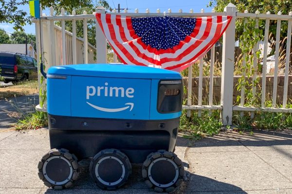 Report: Amazon may replace a half million jobs with robots